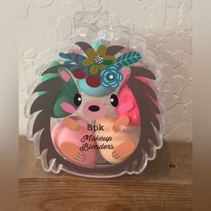 NEW & Sealed True Beauty Make Up Blenders Pack Of 5 Colorful Sponges & Storage